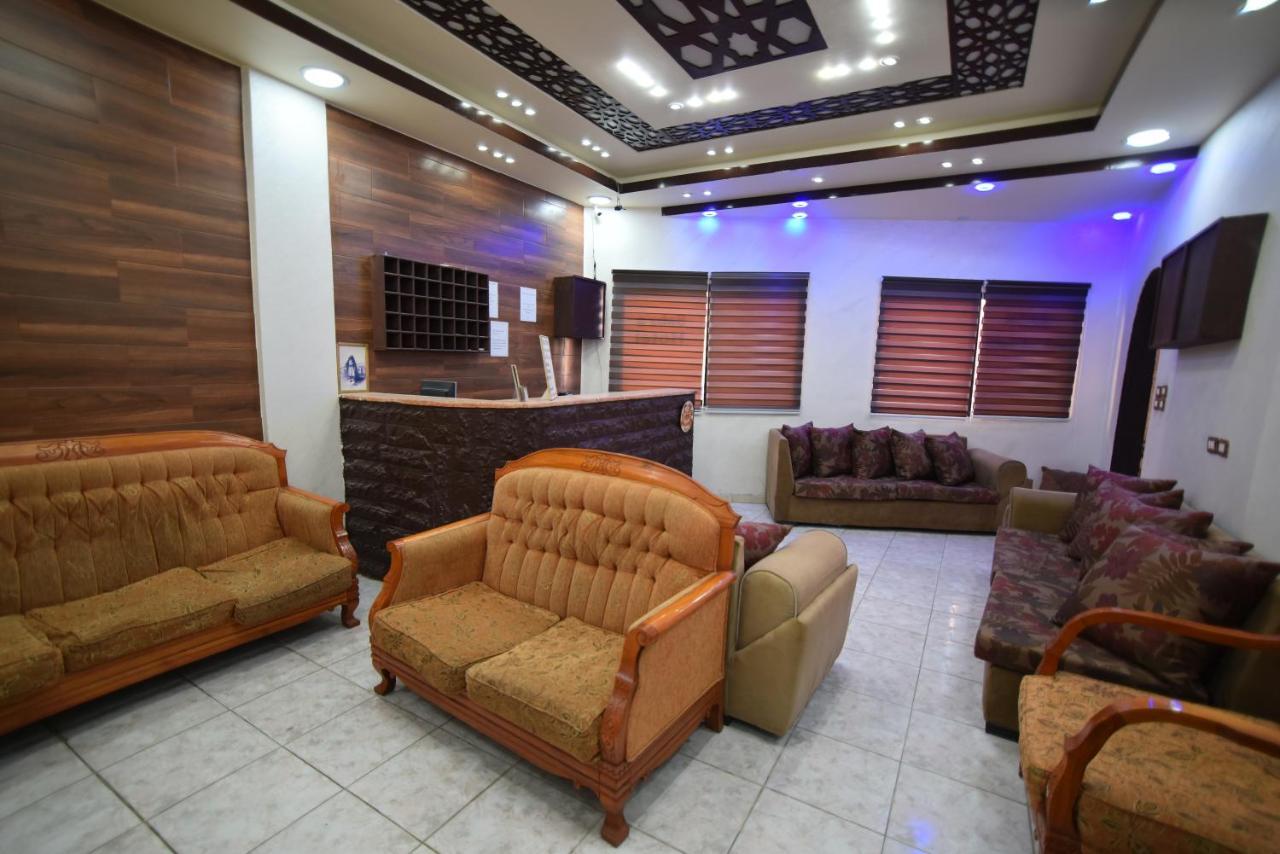 Petra Boxtel Hostel Wadi Musa Exterior foto
