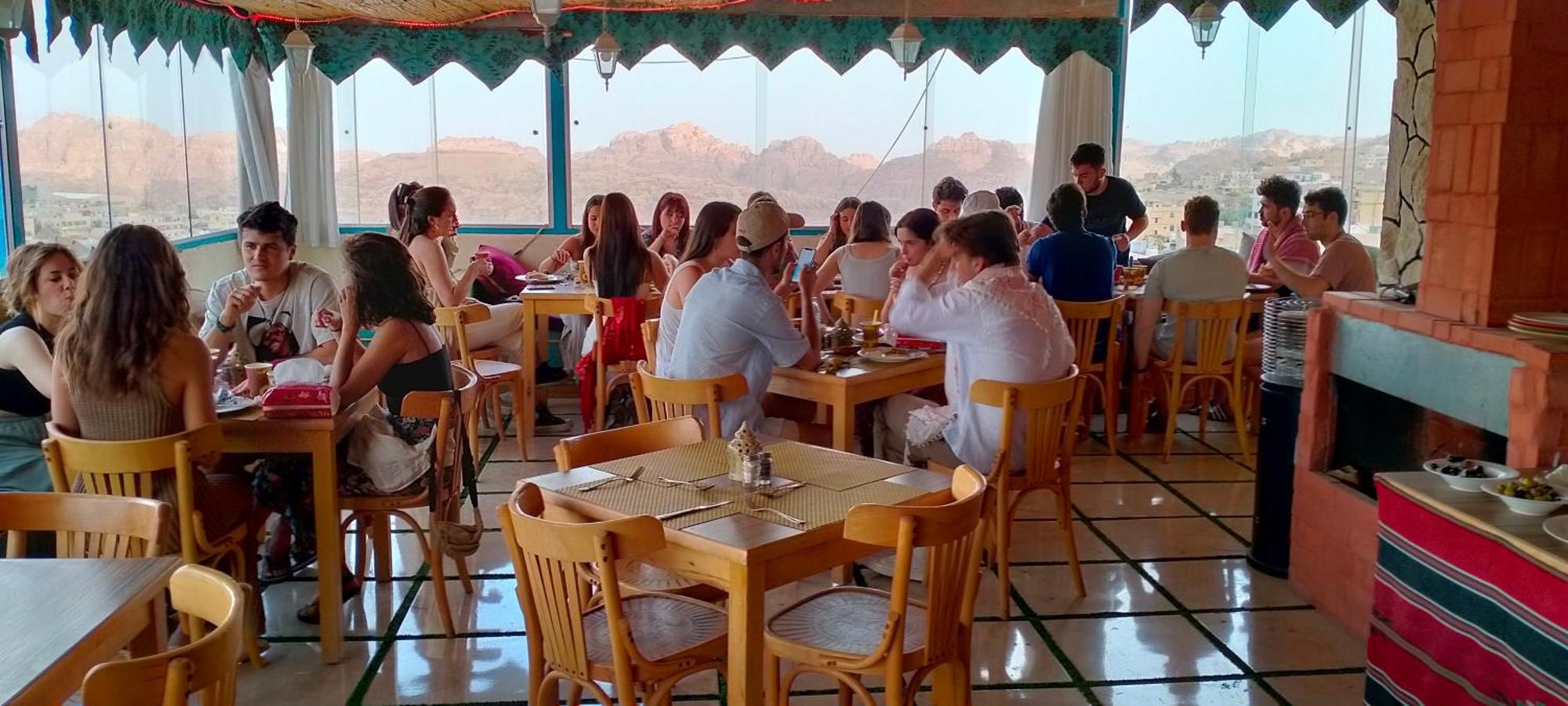 Petra Boxtel Hostel Wadi Musa Exterior foto
